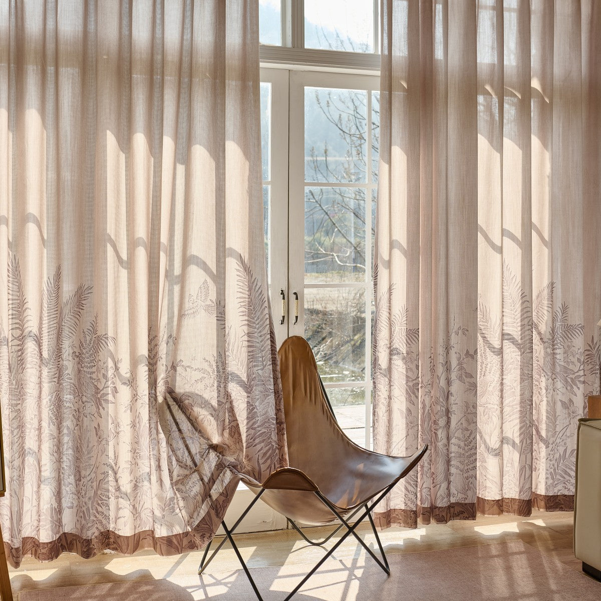 5 Top Curtains for Arcadia Doors: Blending Style and Function