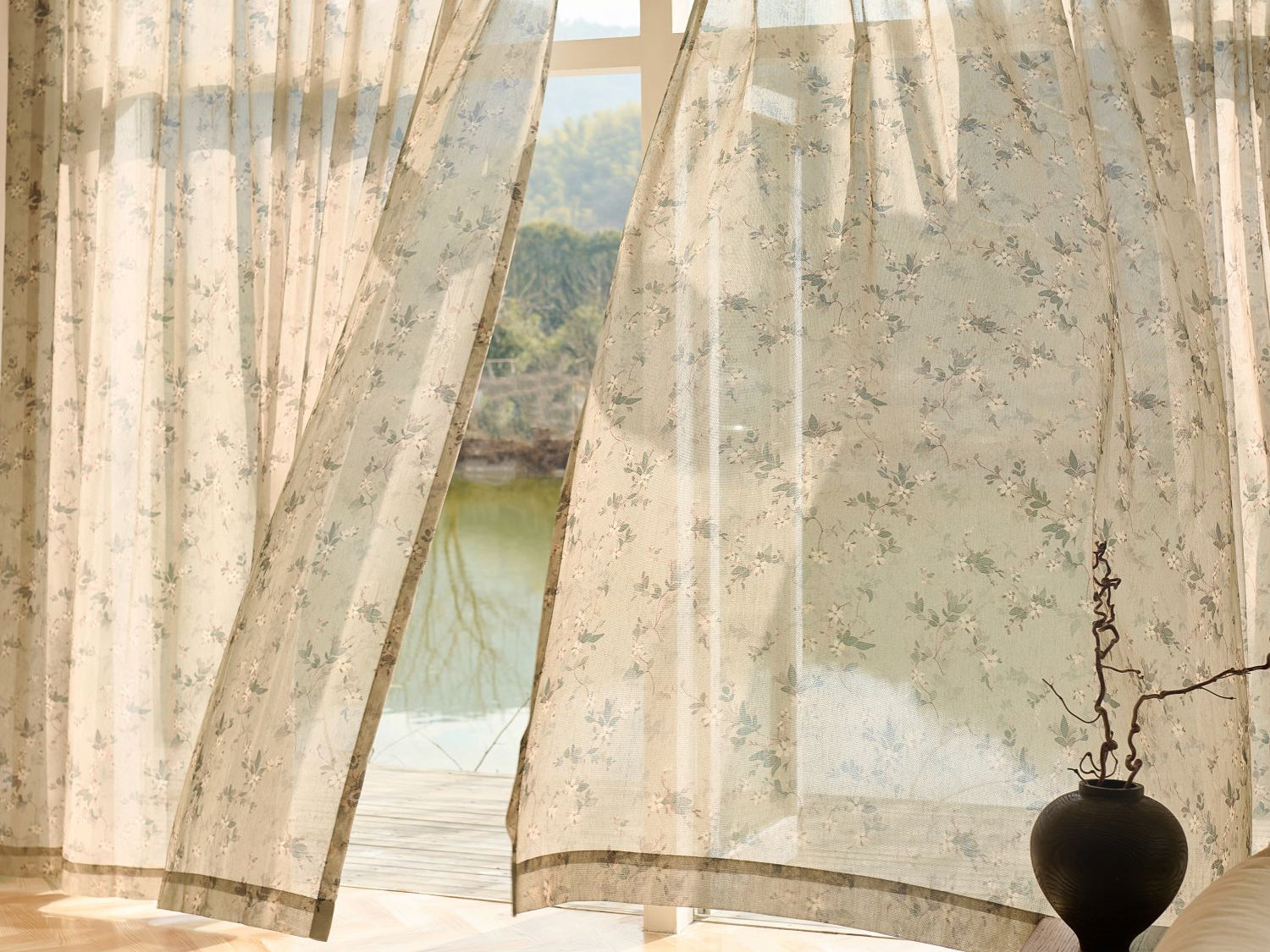 Are patterned curtains a good idea?