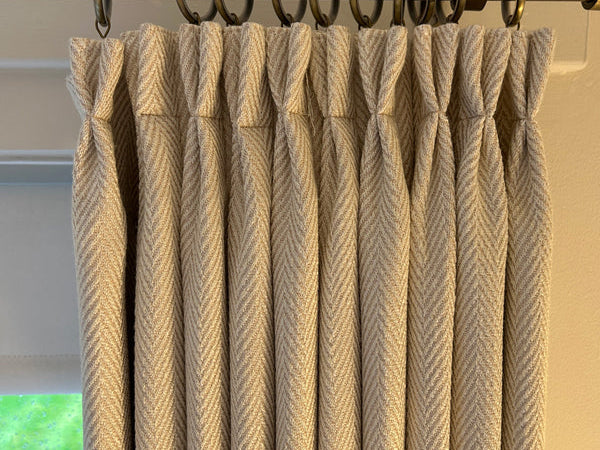 what are pinch pleat curtains？