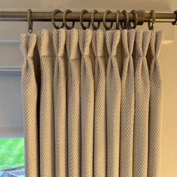 what are pinch pleat curtains？