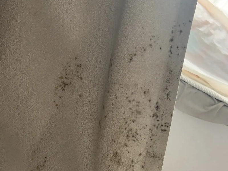 How to Remove Odor from Curtains？