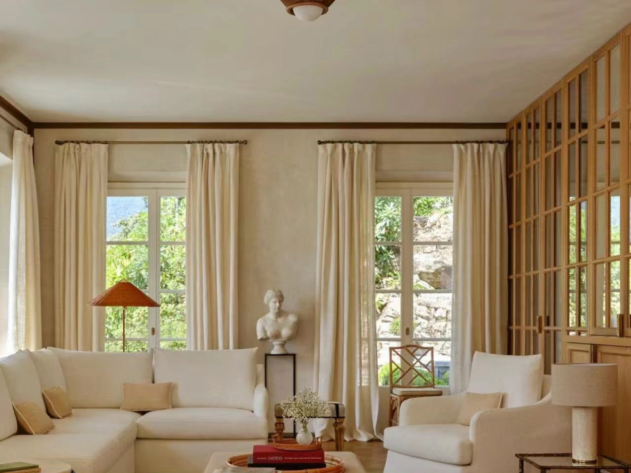 What Type of Curtains Are Best for the Living Room?