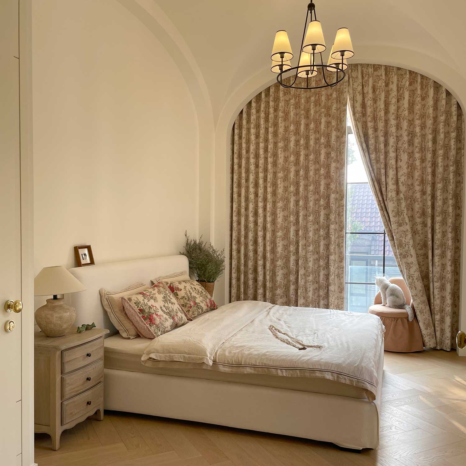 Aurora Retro Rose Blooming Jacquard Custom Curtains