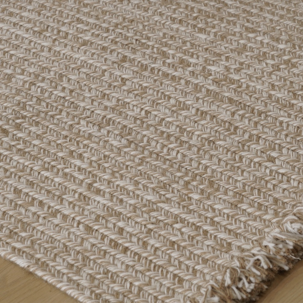 Tapis personnalisé Naya tissé main en laine et jute