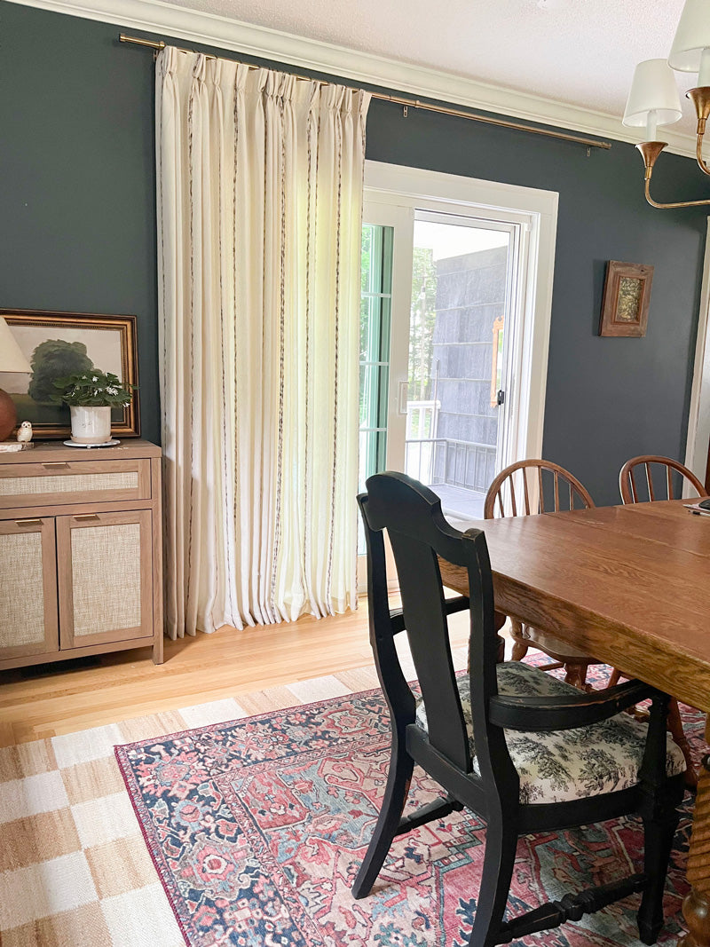 Erika - These striped linen curtains offer the bright look!